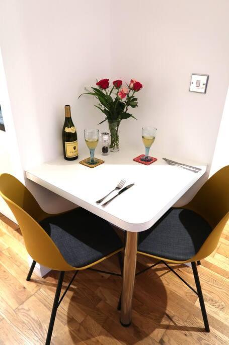 ***Spotless, Bright 1 Double Bed Apartment*** バース エクステリア 写真