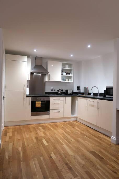 ***Spotless, Bright 1 Double Bed Apartment*** バース エクステリア 写真