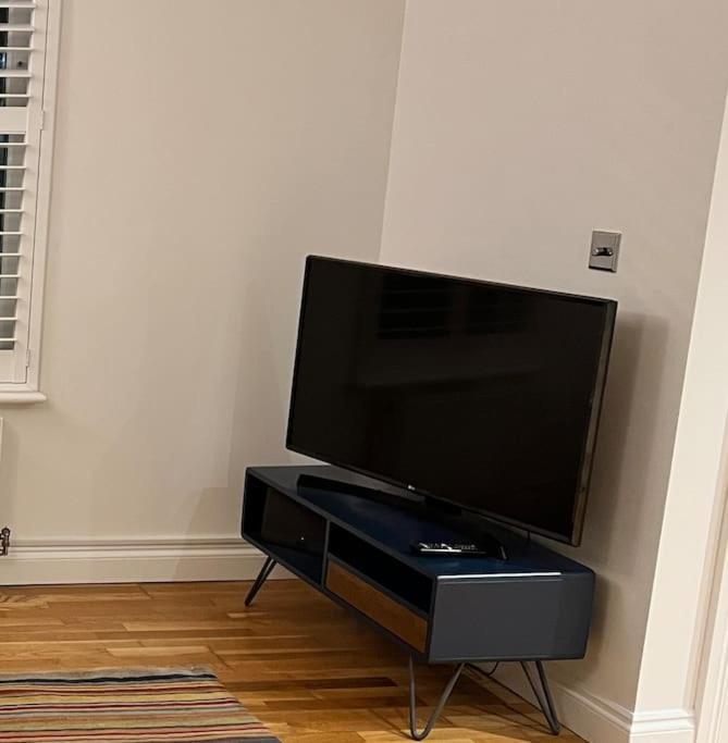 ***Spotless, Bright 1 Double Bed Apartment*** バース エクステリア 写真